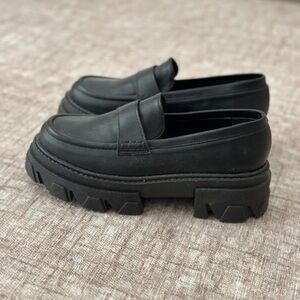 Alohas Leather Trailblazer Loafers